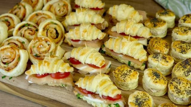 Szybkie i smaczne pomysły na obiad z ciasta francuskiego Szybkie i smaczne pomysły na obiad z ciasta francuskiego