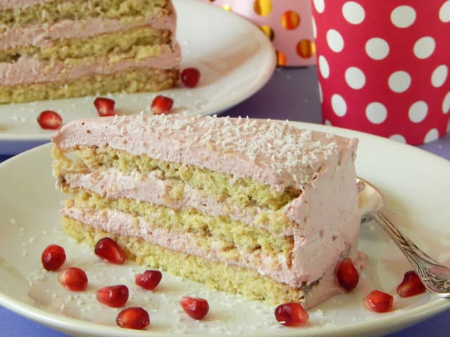 Zdrowy tort na roczek przepis bez cukru, który zachwyci malucha Zdrowy tort na roczek przepis bez cukru, który zachwyci malucha