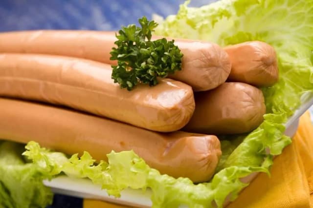Czy cukrzyk może jeść parówki drobiowe? Sprawdź, co wybrać dla zdrowia Czy cukrzyk może jeść parówki drobiowe? Sprawdź, co wybrać dla zdrowia